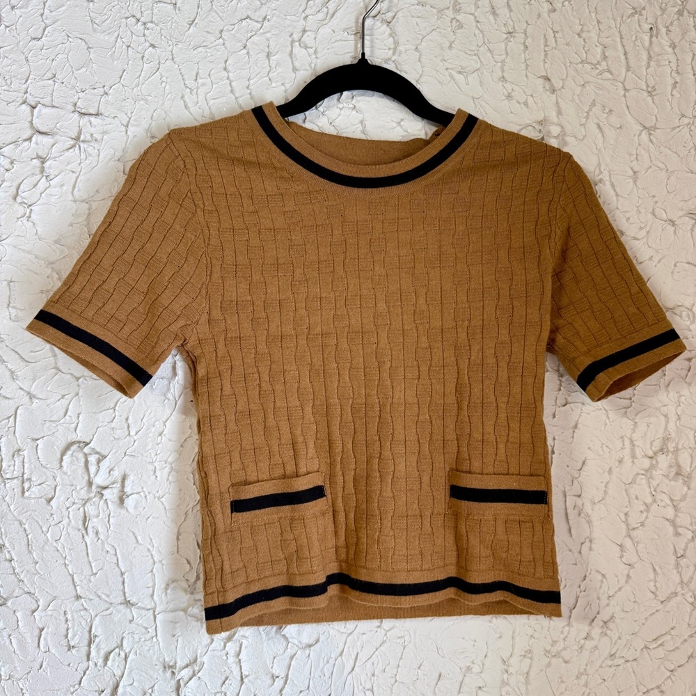Ellen Tracy Tan and Black Ribbed Short Sleeve crop-Top